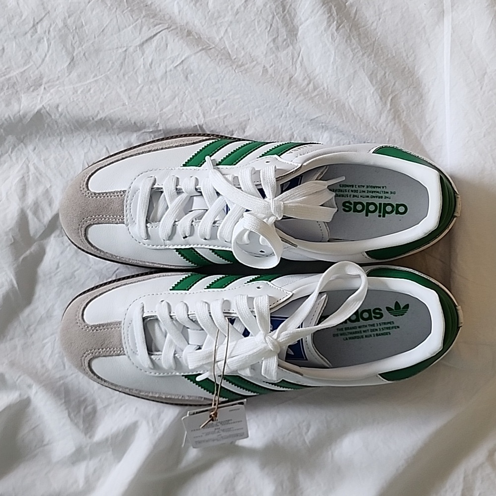 Adidas Sambas indoor soccer shoe